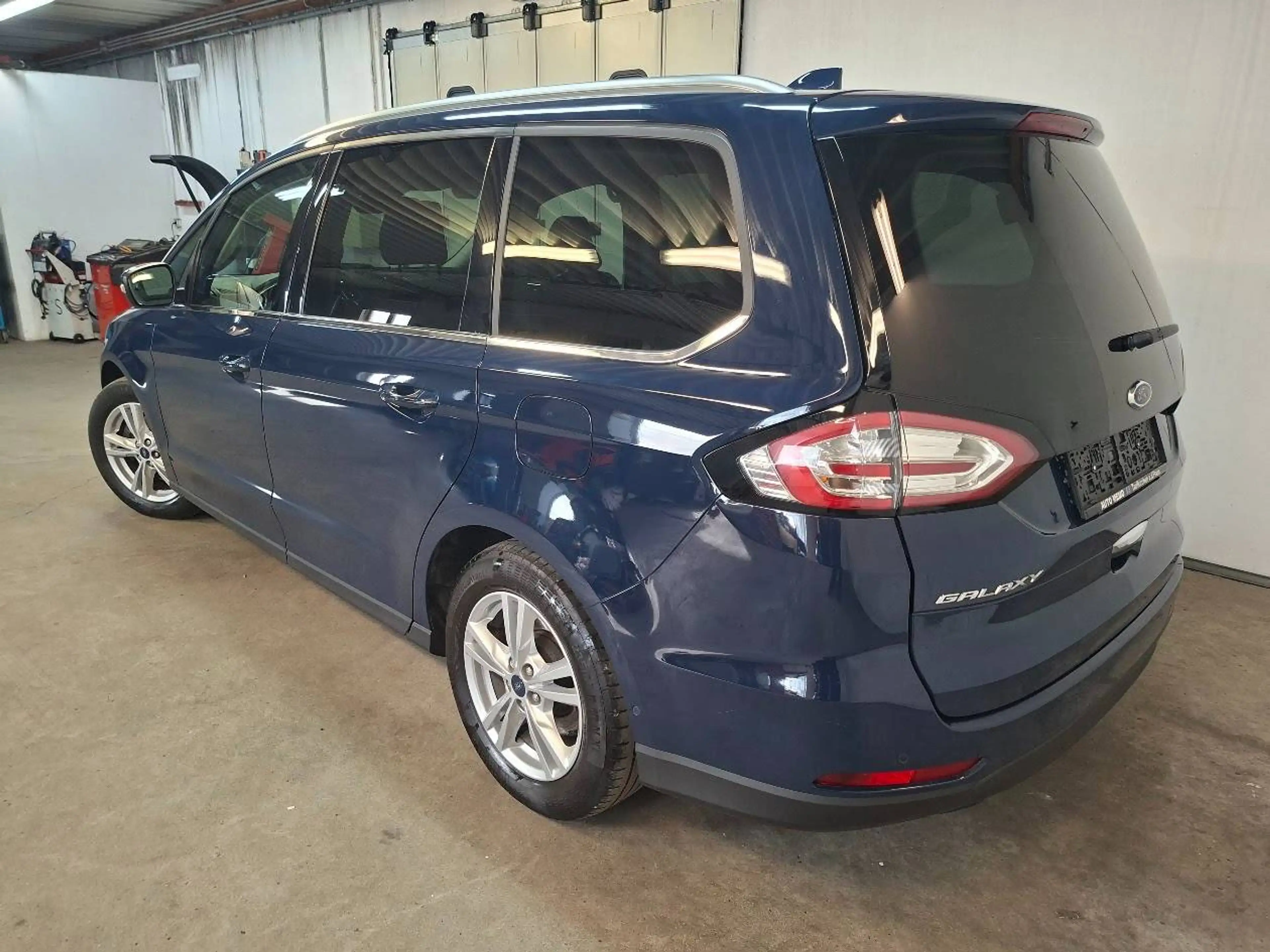 Ford Galaxy 2.0 EcoBlue Aut. Titanium, AHK, 7 Sitze, ACC, LED, Panorama — photo 3