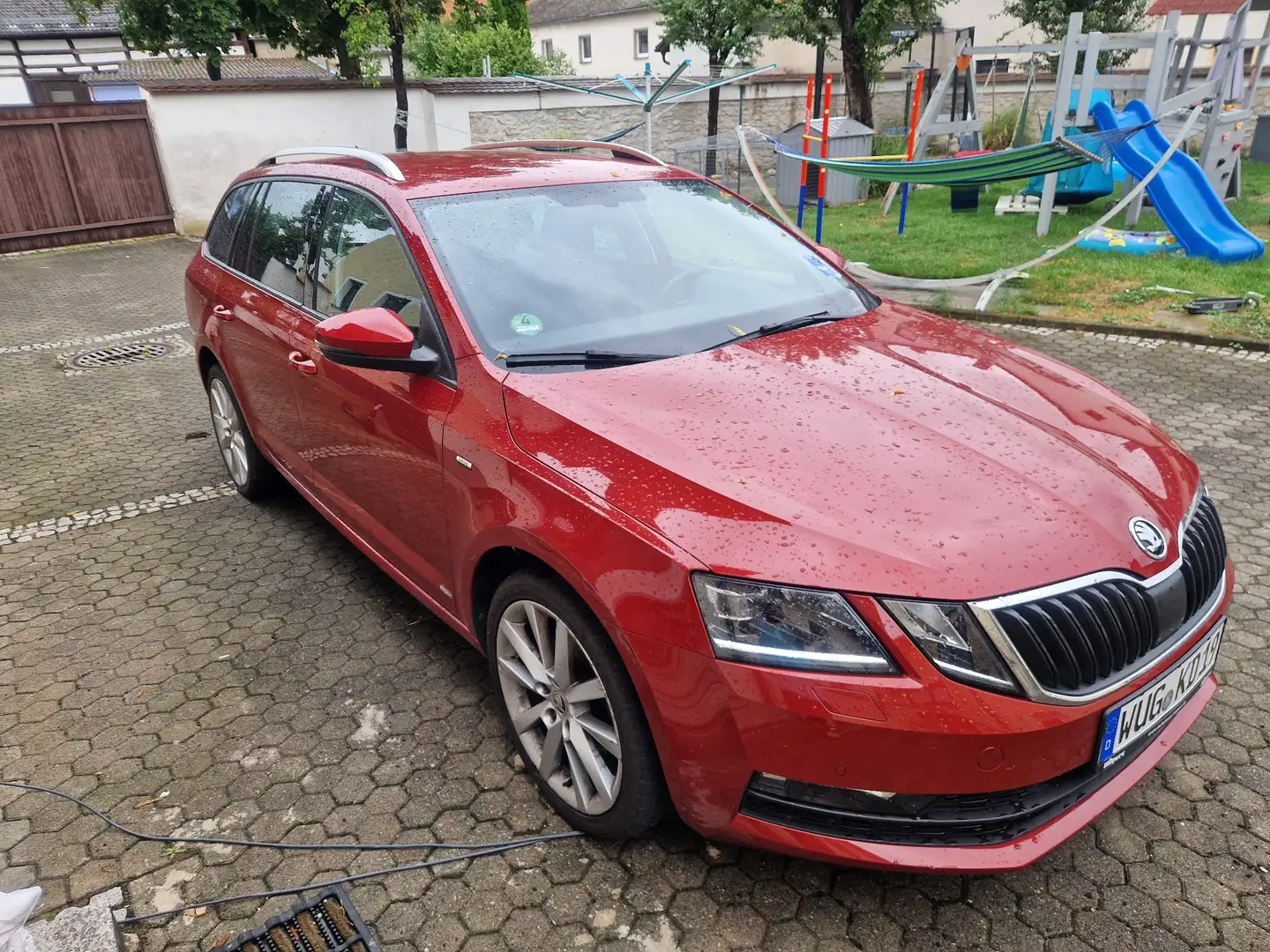 Skoda Octavia Drive Red - 1