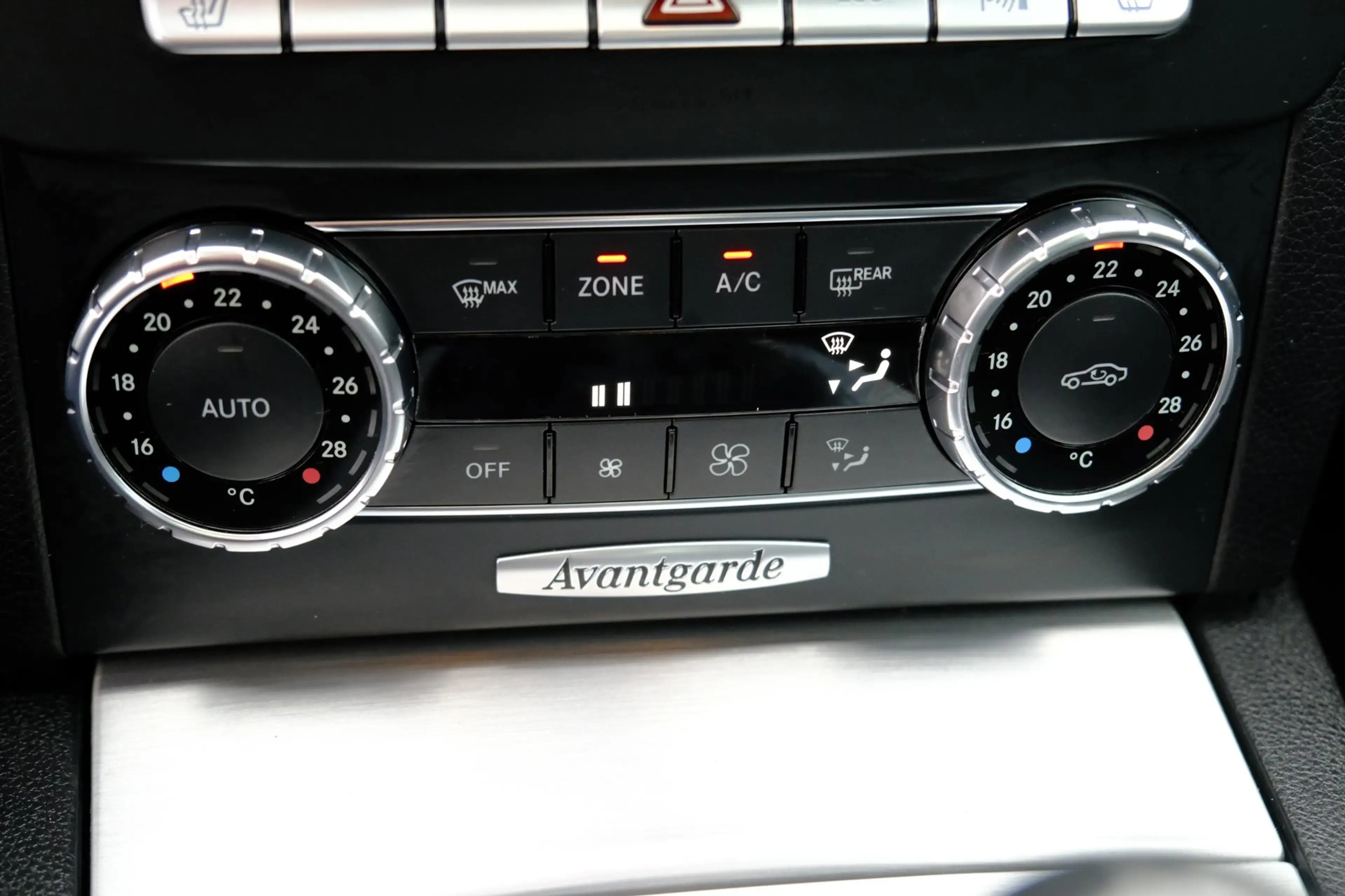 Mercedes-Benz C 180 Avantgarde AMG-Line Aut. Leer|Clima|Zonnedak|Xenon — photo 12