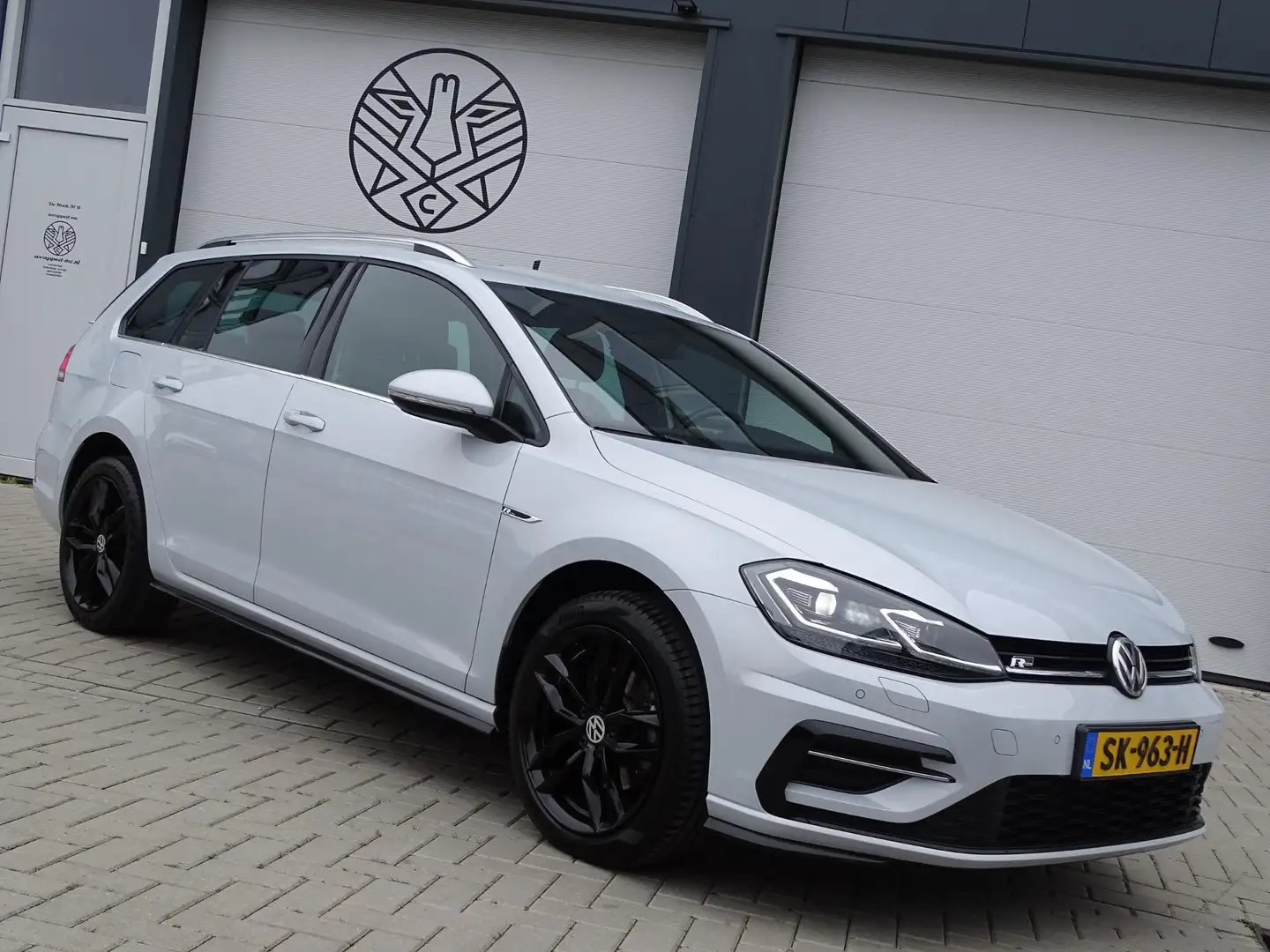 Volkswagen Golf Variant 1.0 TSI Highline Business R Automaat, Navigatie, M Wit - 2