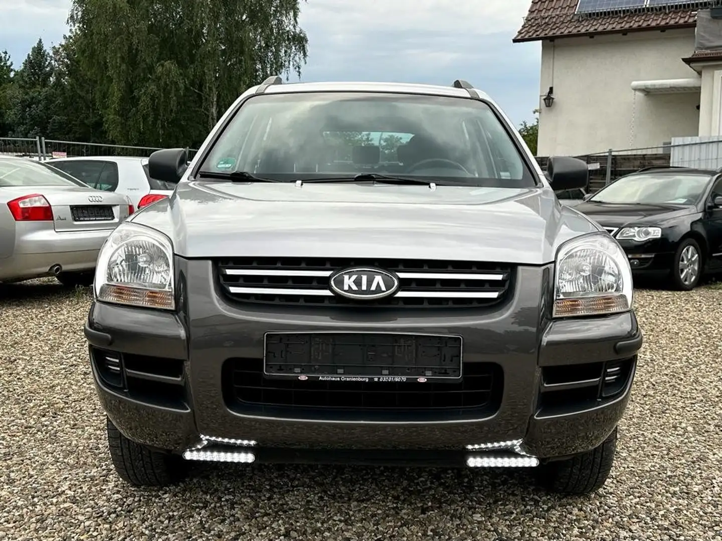 Kia Sportage 2.0 16V LX 2WD 1Hand Klima SUV Zahnriemen Grau - 1