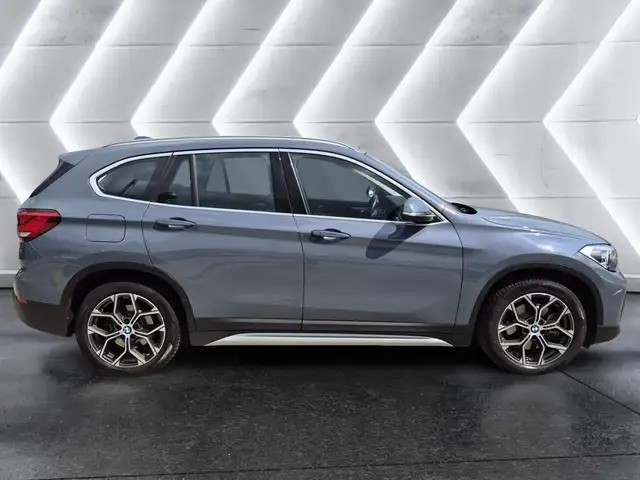 BMW X1 view 5