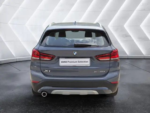 BMW X1 view 3