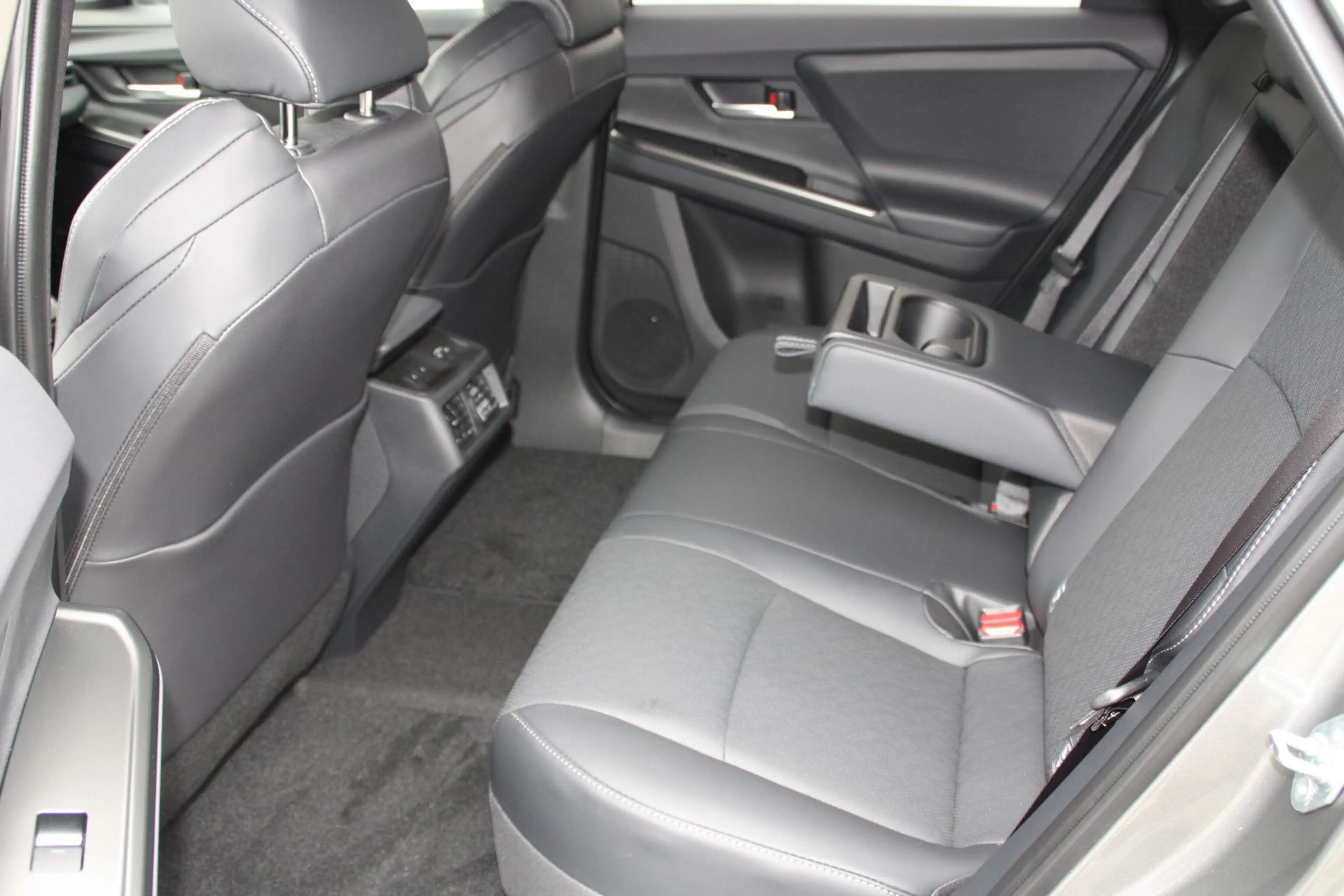 Subaru Solterra Comfort 73kWh AWD  3-ph Modell 2026 — photo 14