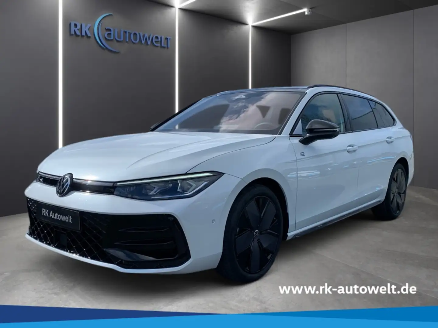 Volkswagen Passat R-Line-Paket Signature Pano Standhzg Navi Bílá - 1