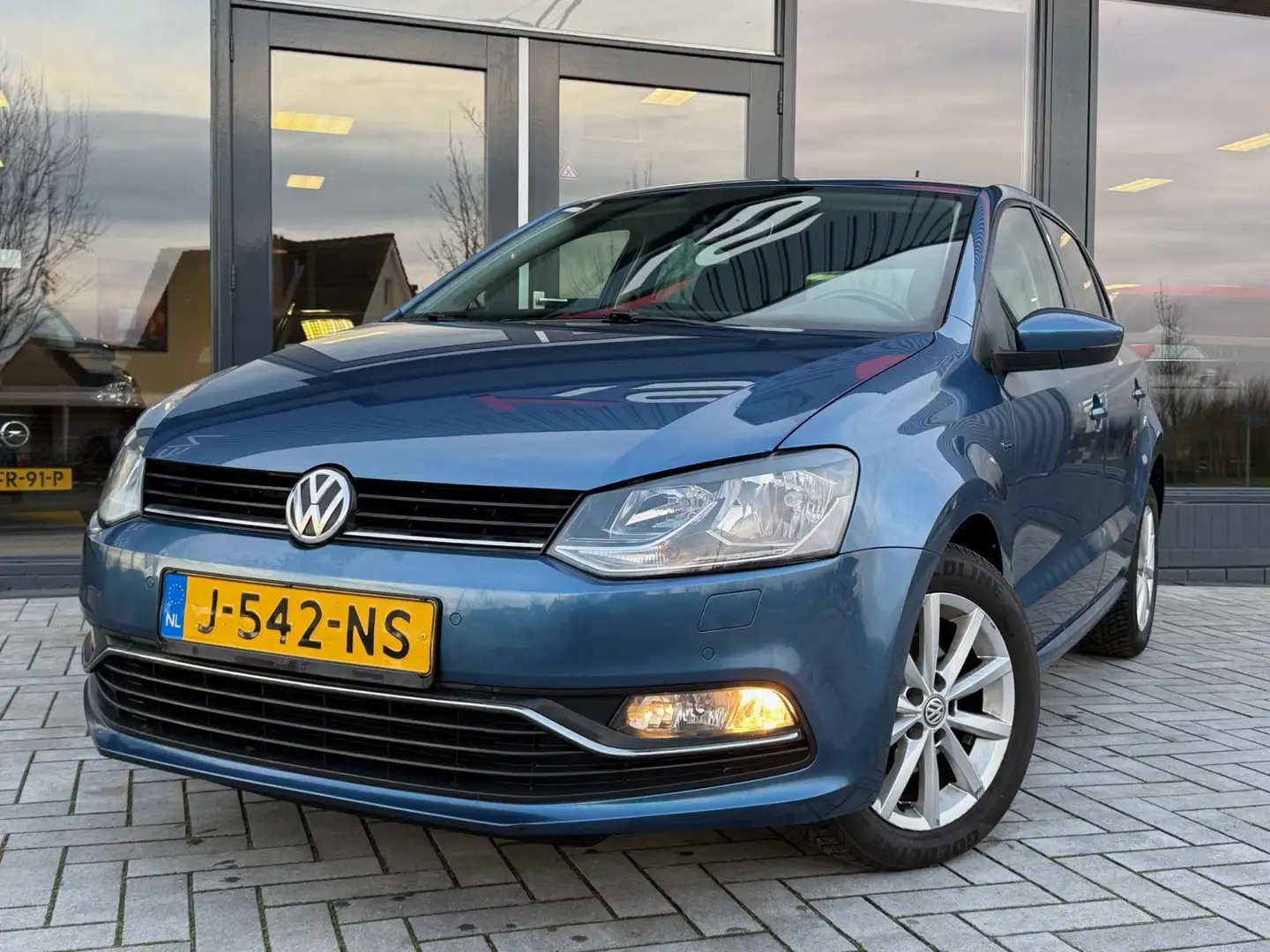 Volkswagen Polo 1.0 Match Edition Carplay Pdc Cruise Blau - 2