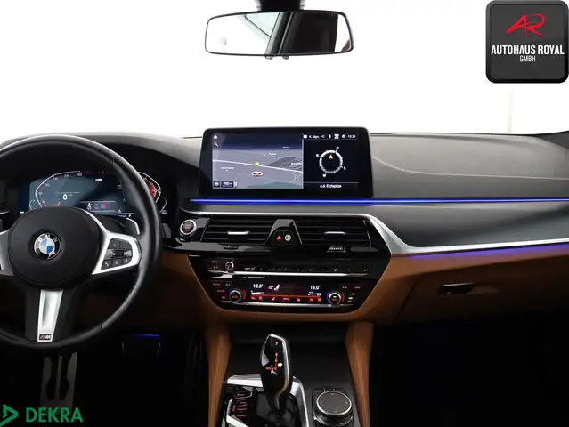 BMW 5 Series view 9