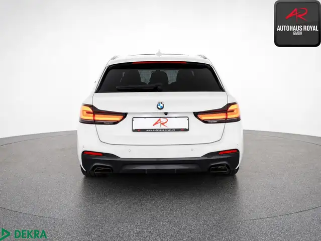 BMW 5 Series view 4