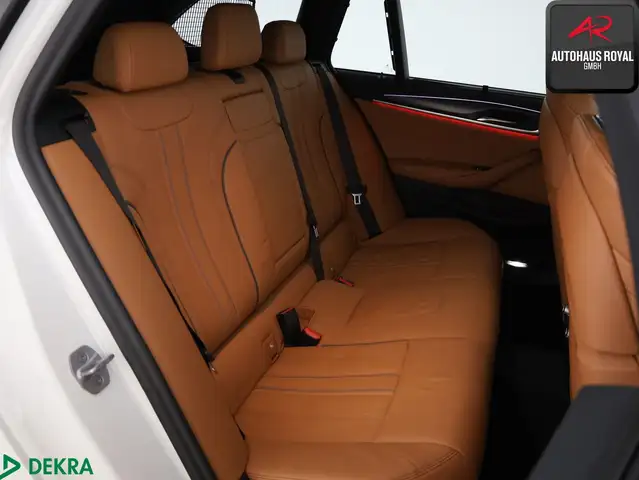 BMW 5 Series view 13