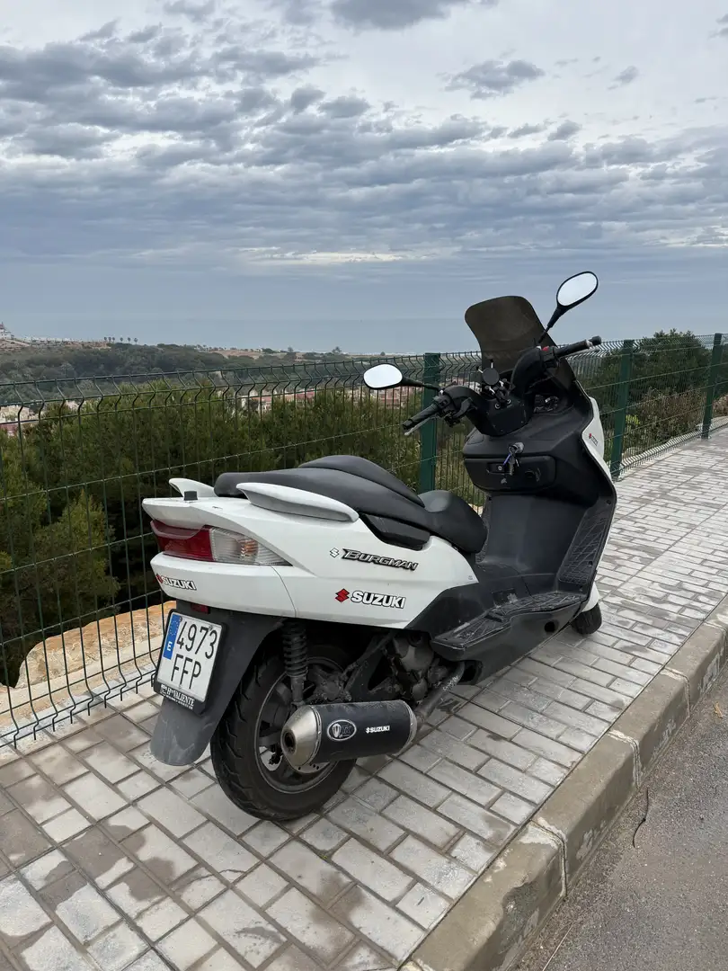 Suzuki Burgman 125 Blanco - 1