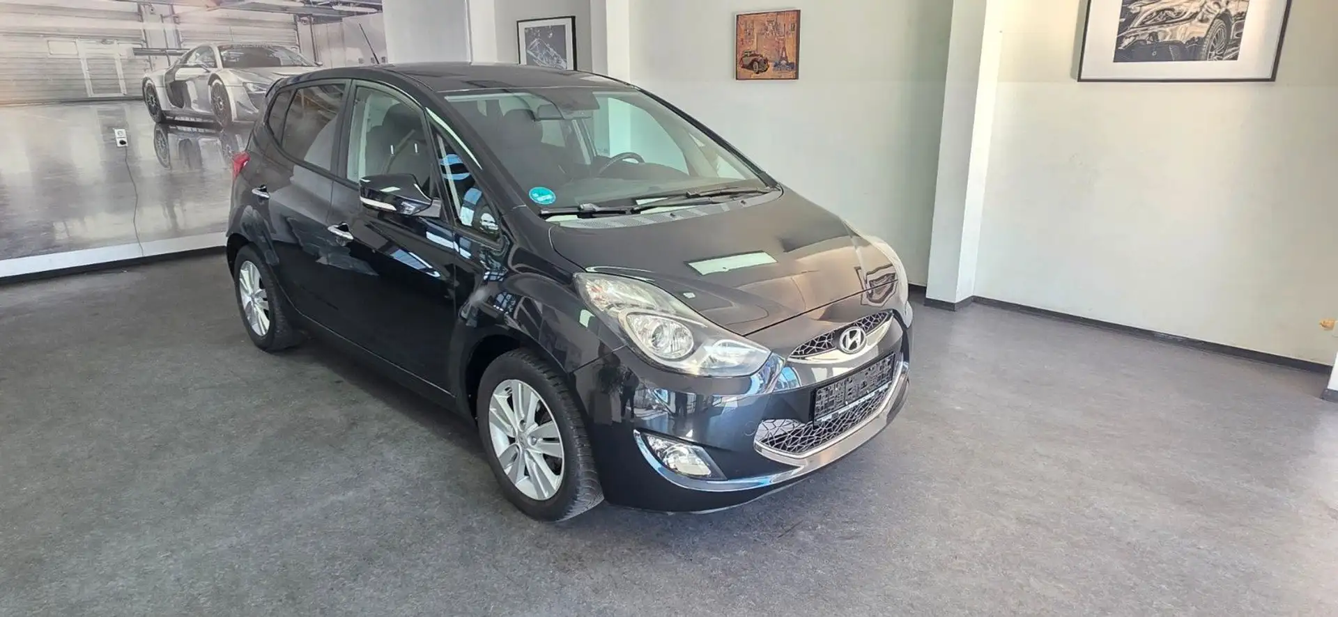 Hyundai iX20 1.4 Comfort Klima PDC TÜV 03/2028 Negro - 1