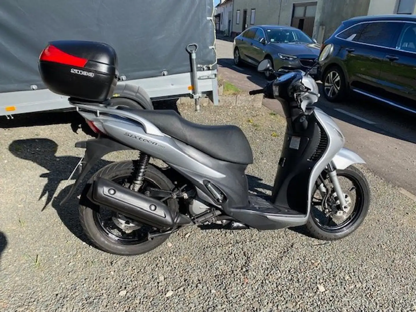 Suzuki Sixteen 150 Silver - 1
