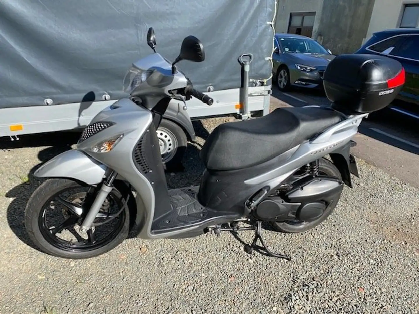 Suzuki Sixteen 150 Silver - 2