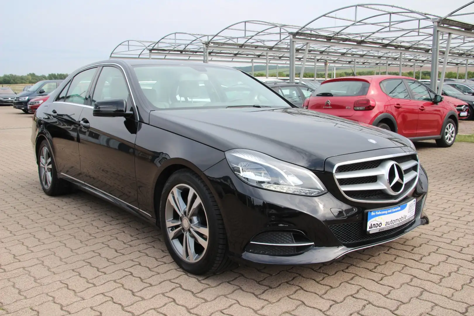 Mercedes-Benz E 200 CGI Lim. Avantgarde LED/Navi/Leder/SHZ Schwarz - 2