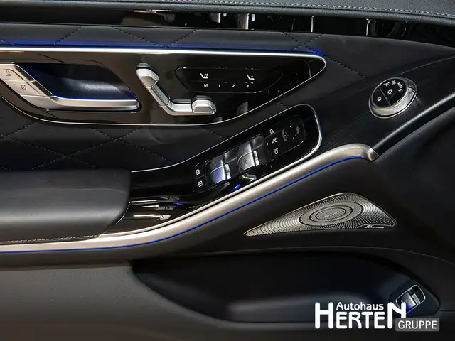 Mercedes-Benz S-Class view 9