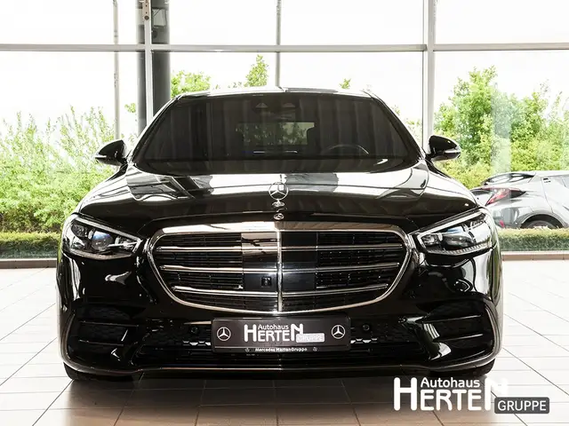 Mercedes-Benz S-Class view 2