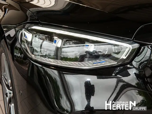 Mercedes-Benz S-Class view 14