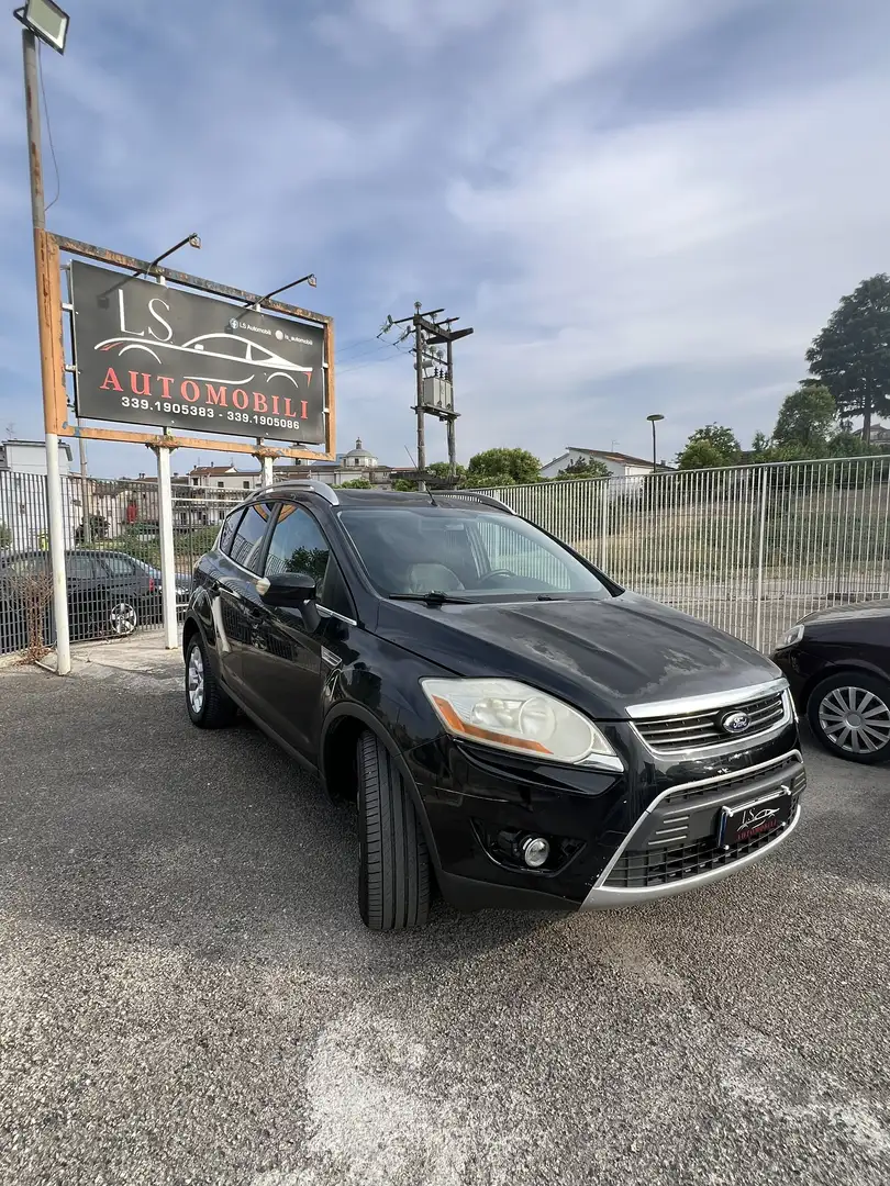 Ford Kuga 2.0 tdci Titanium 2wd 136cv dpf Schwarz - 2