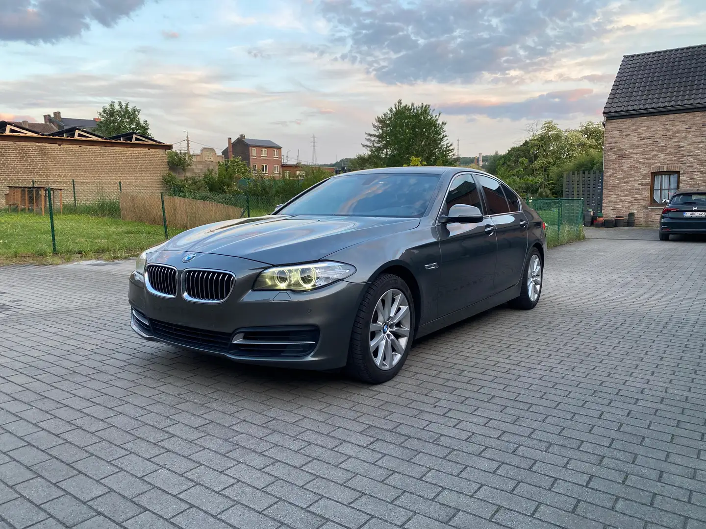BMW 518 518 dA Šedá - 1