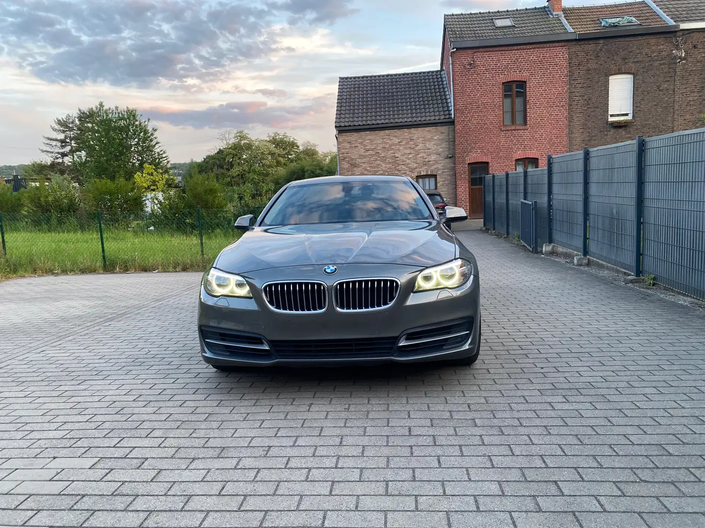 BMW 518 518 dA Šedá - 2