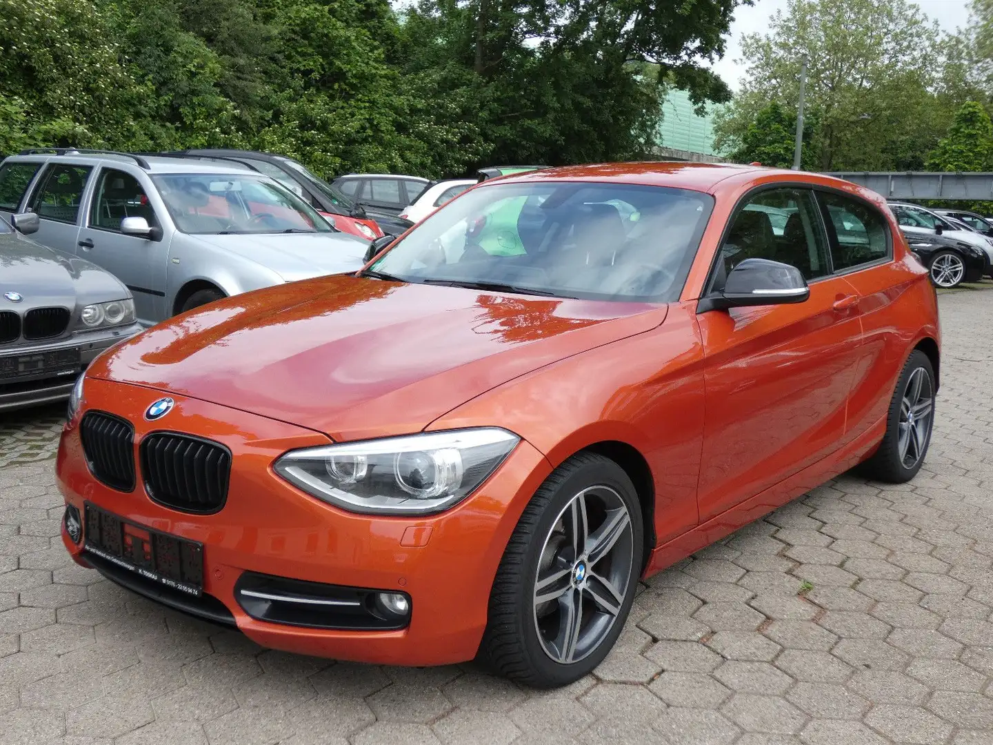 BMW 116 i*Aut*Leder*Klima*Shz*Pdc*Bi-Xenon* Orange - 1