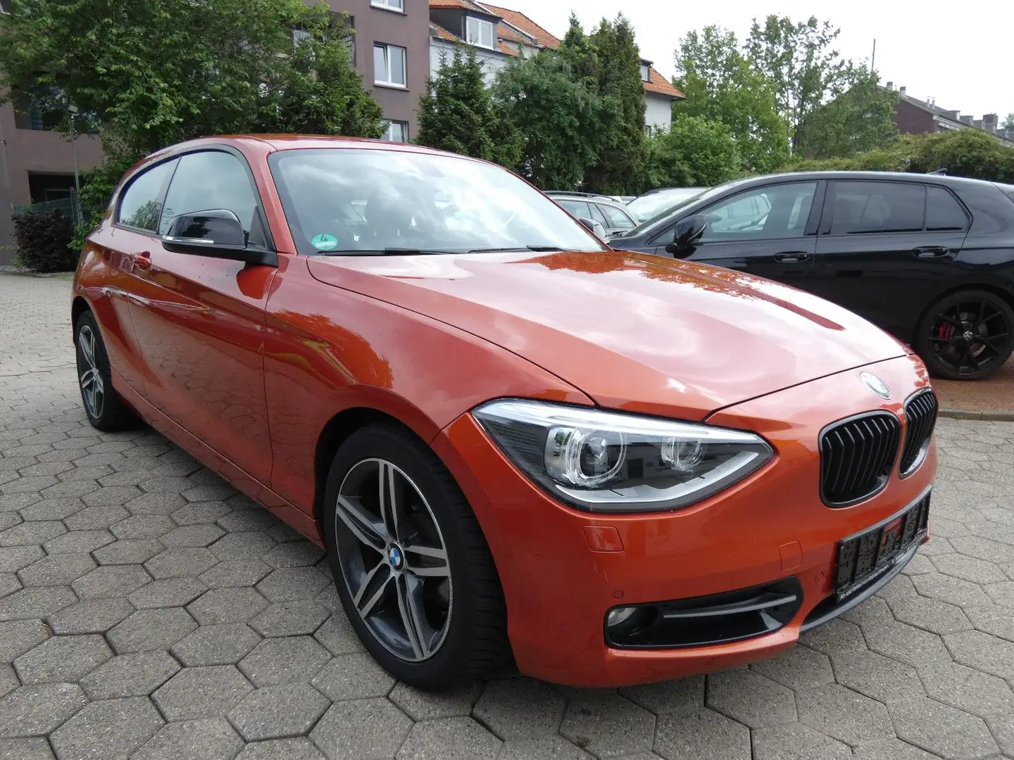 BMW 116 i*Aut*Leder*Klima*Shz*Pdc*Bi-Xenon* Orange - 2