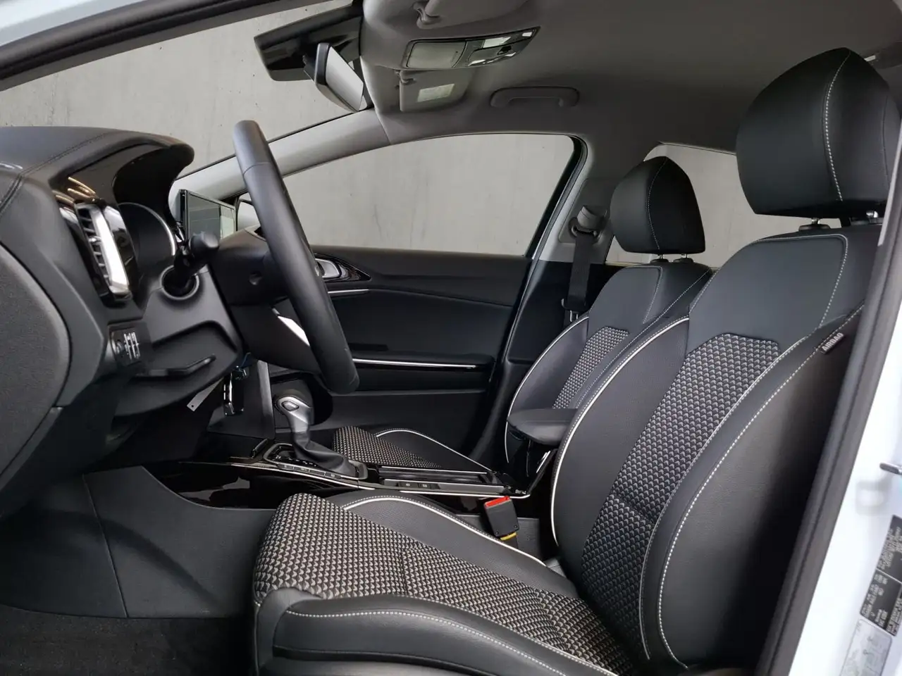 Kia XCeed 2026 — фото 9