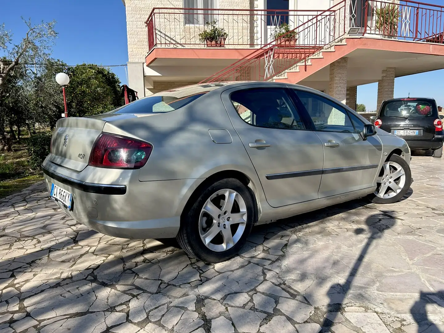 Peugeot 407 2.0 hdi 16v Confort fap Bej - 2