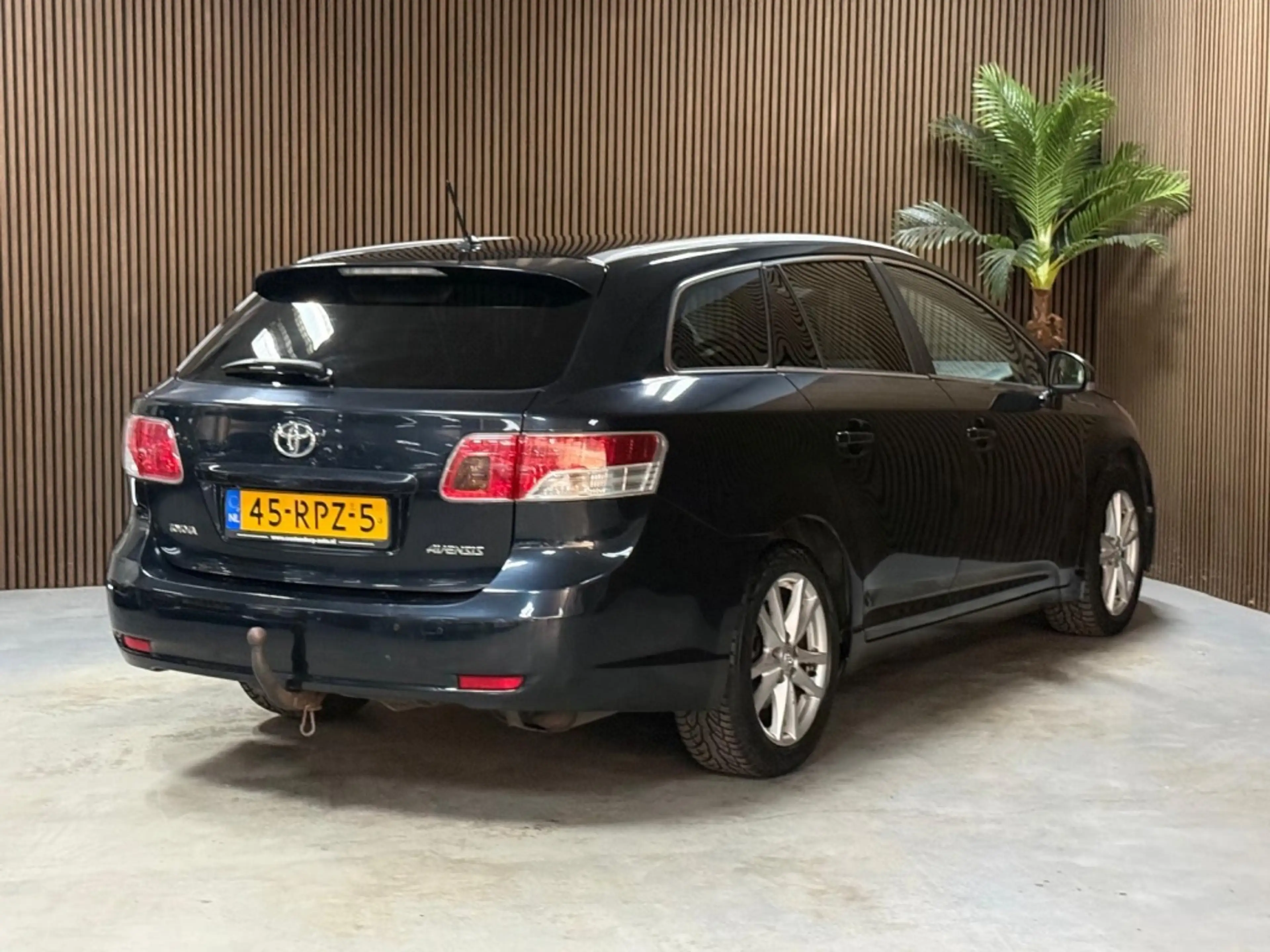 Toyota Avensis Wagon 1.8 VVTi Business — photo 6