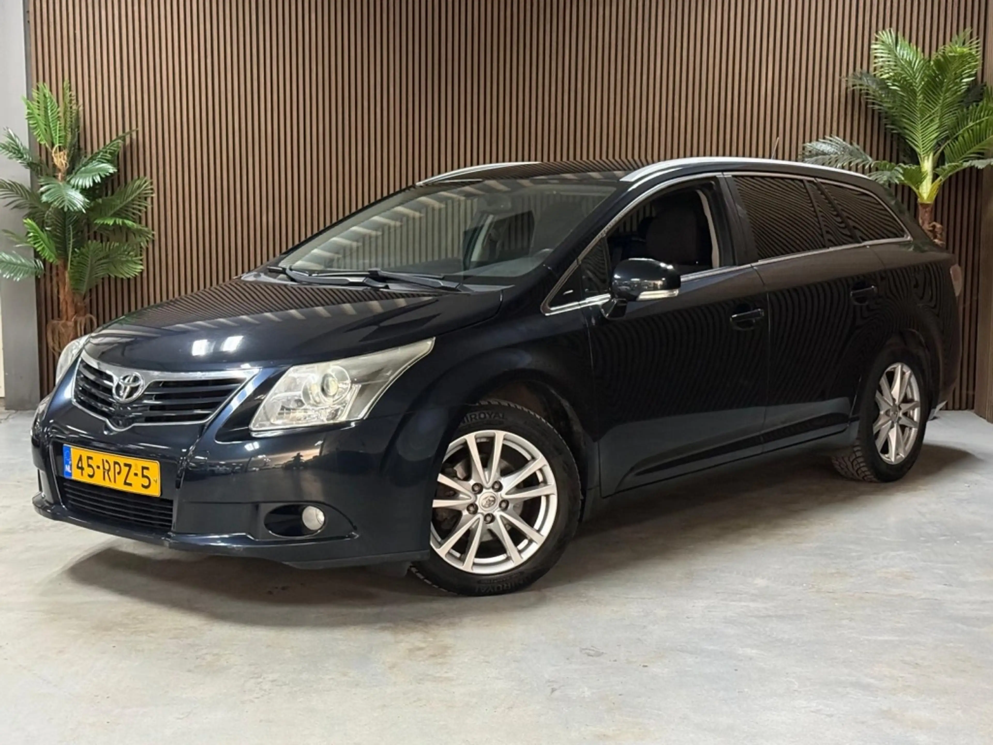 Toyota Avensis Wagon 1.8 VVTi Business — photo 2