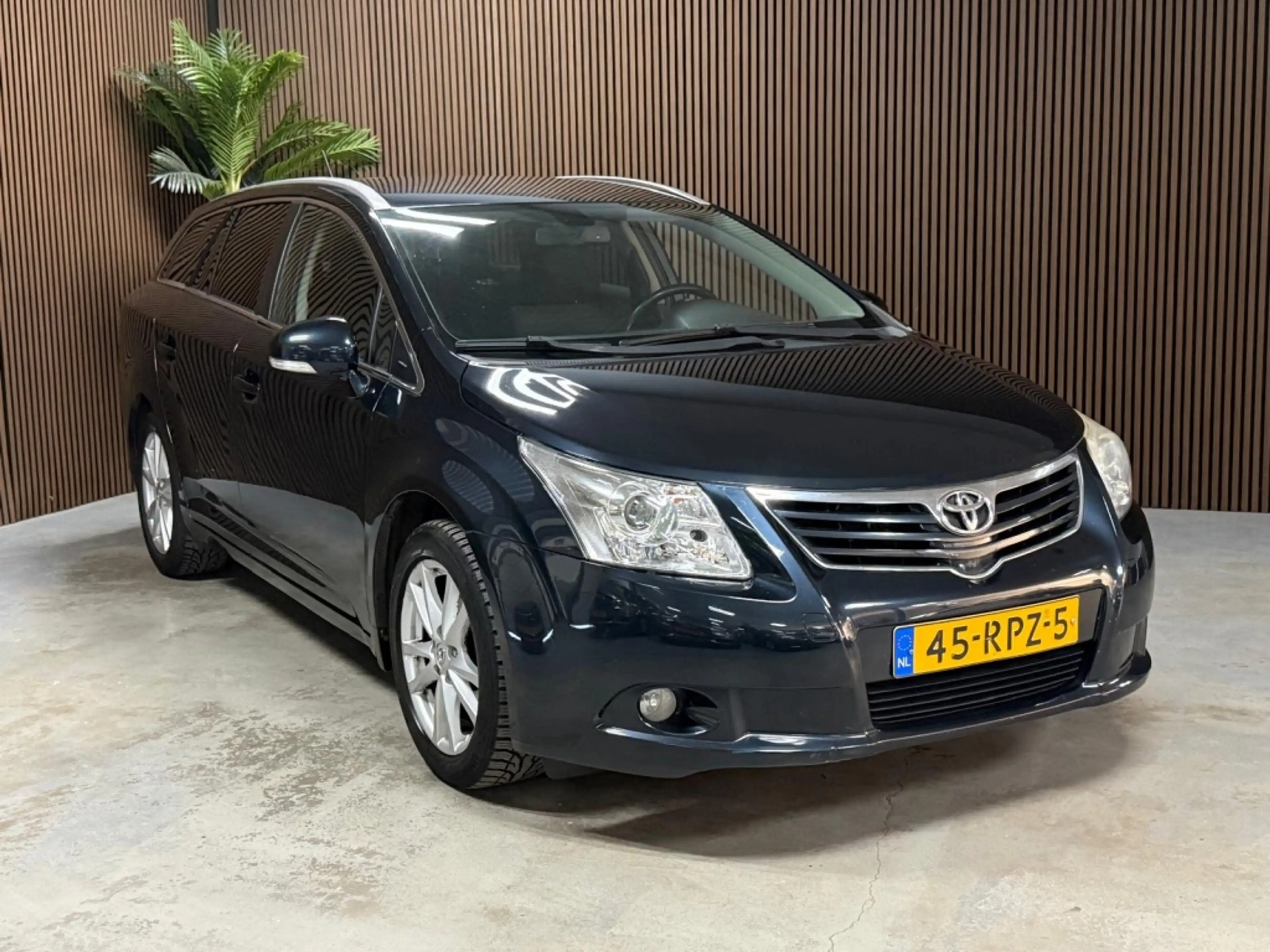 Toyota Avensis Wagon 1.8 VVTi Business — photo 4