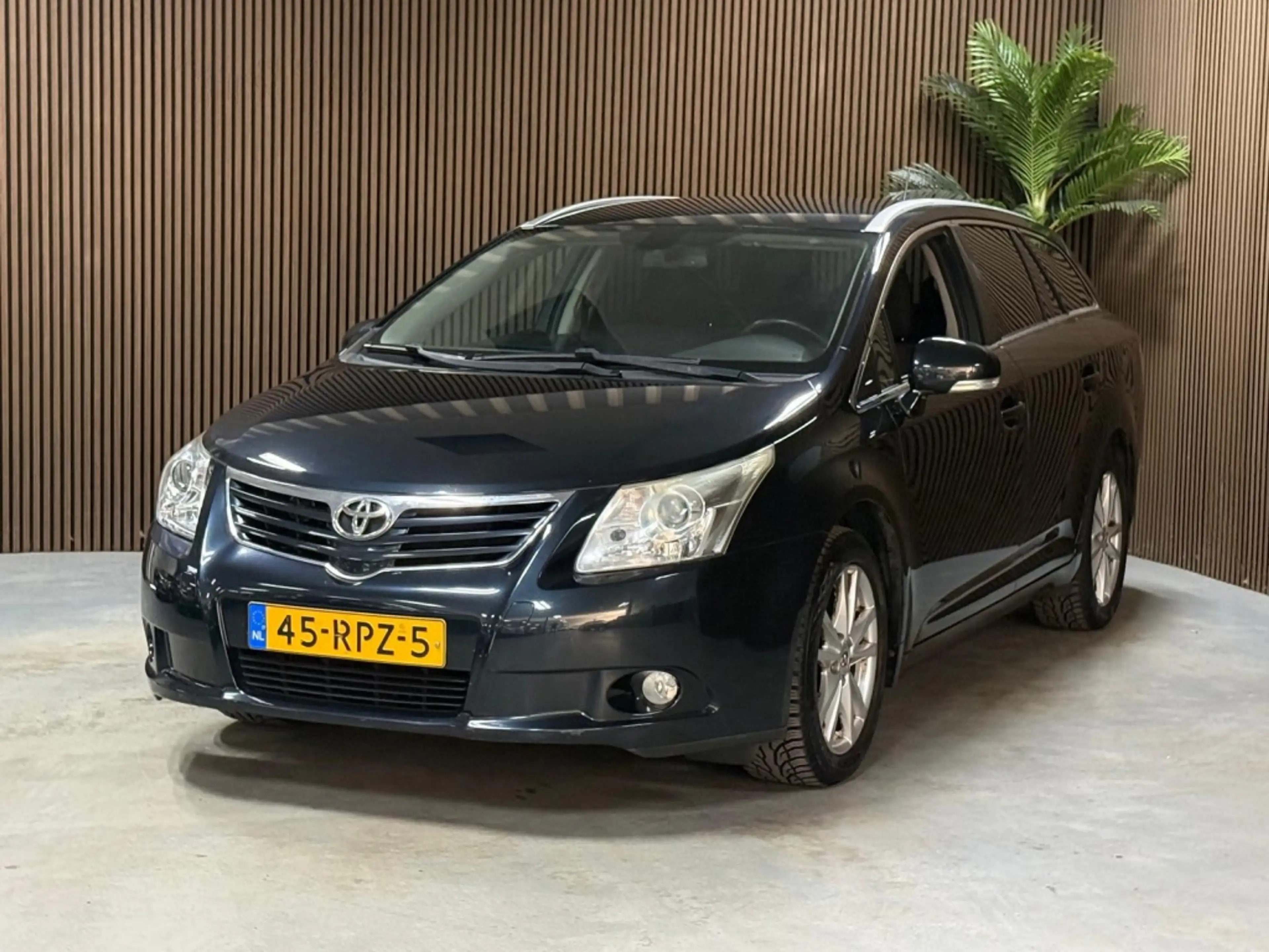 Toyota Avensis Wagon 1.8 VVTi Business — photo 3