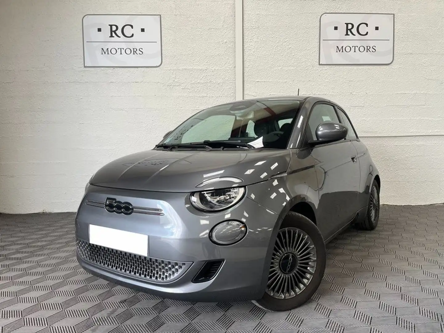 Fiat 500e 42 kWh 118 Icône *Carplay Regul ClimAuto Radars Gris - 1