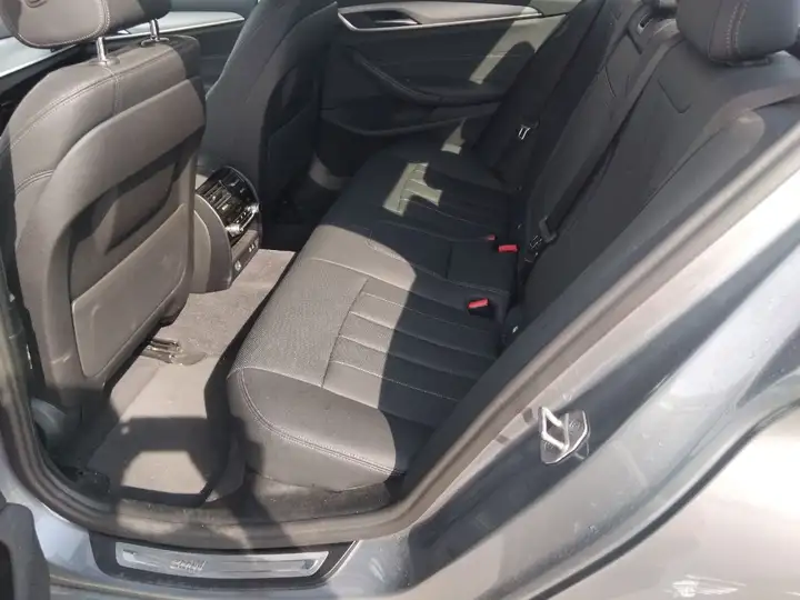 BMW Serie 5 2023, foto 5