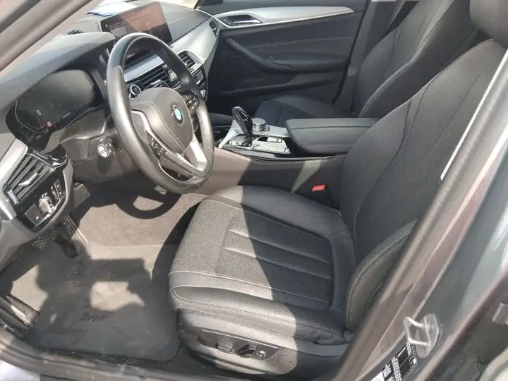 BMW Serie 5 2023, foto 4