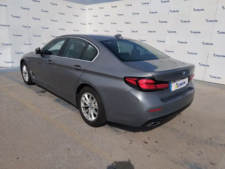 BMW Serie 5 2023, foto 2