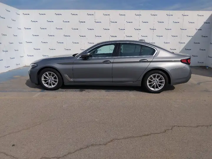 BMW Serie 5 2023, foto 3
