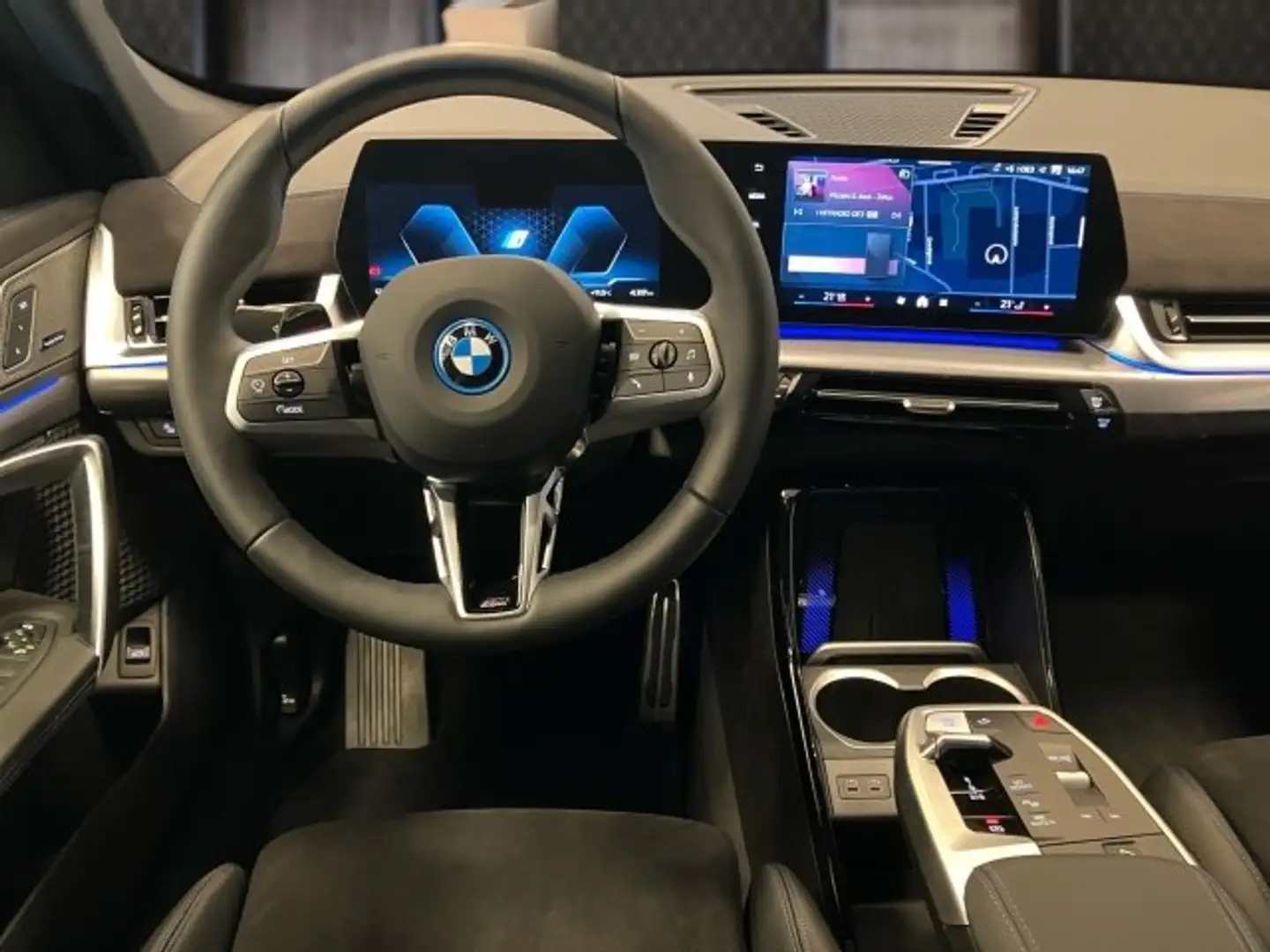 BMW iX1 eDrive20 U11 HB0 Schwarz - 2