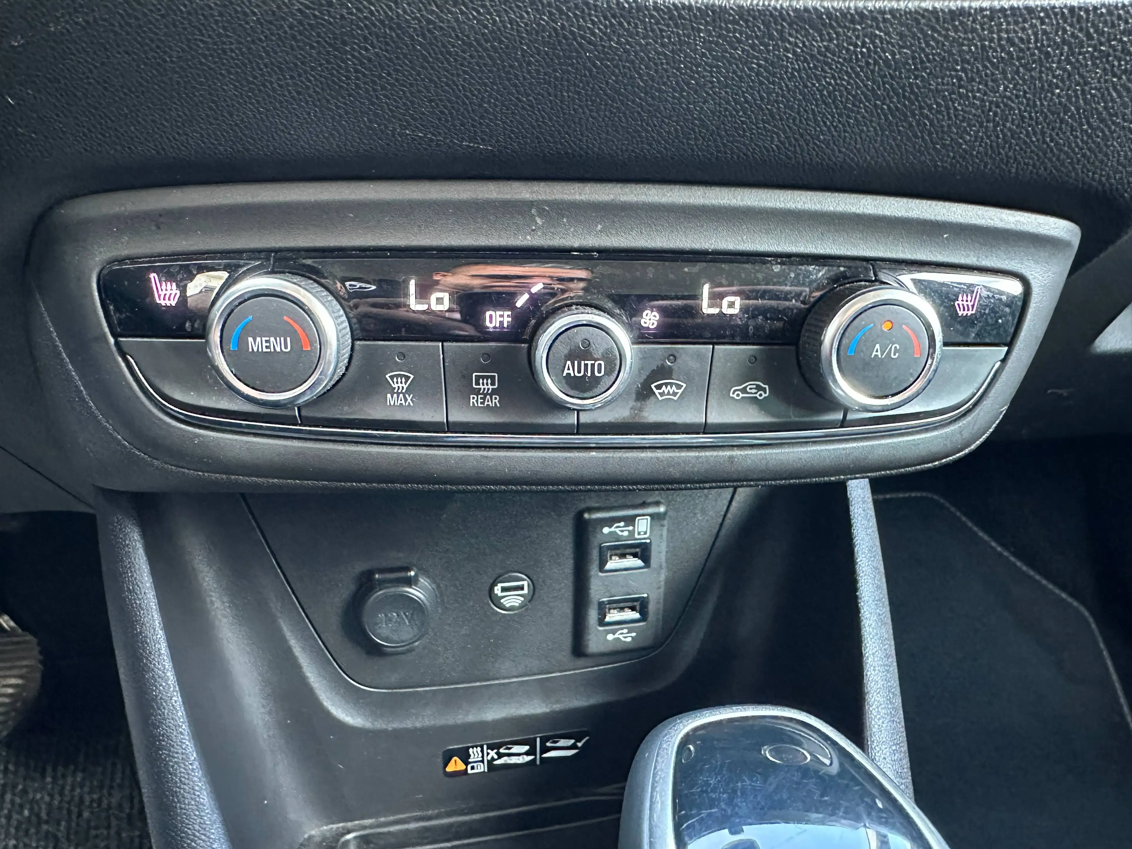 Opel Crossland X 1.2 St&St Ultimate Aut+NAVI+HEAD-UP+LED+KLIMATRONIK+PDC+SHZ+TEMPOMAT — photo 9