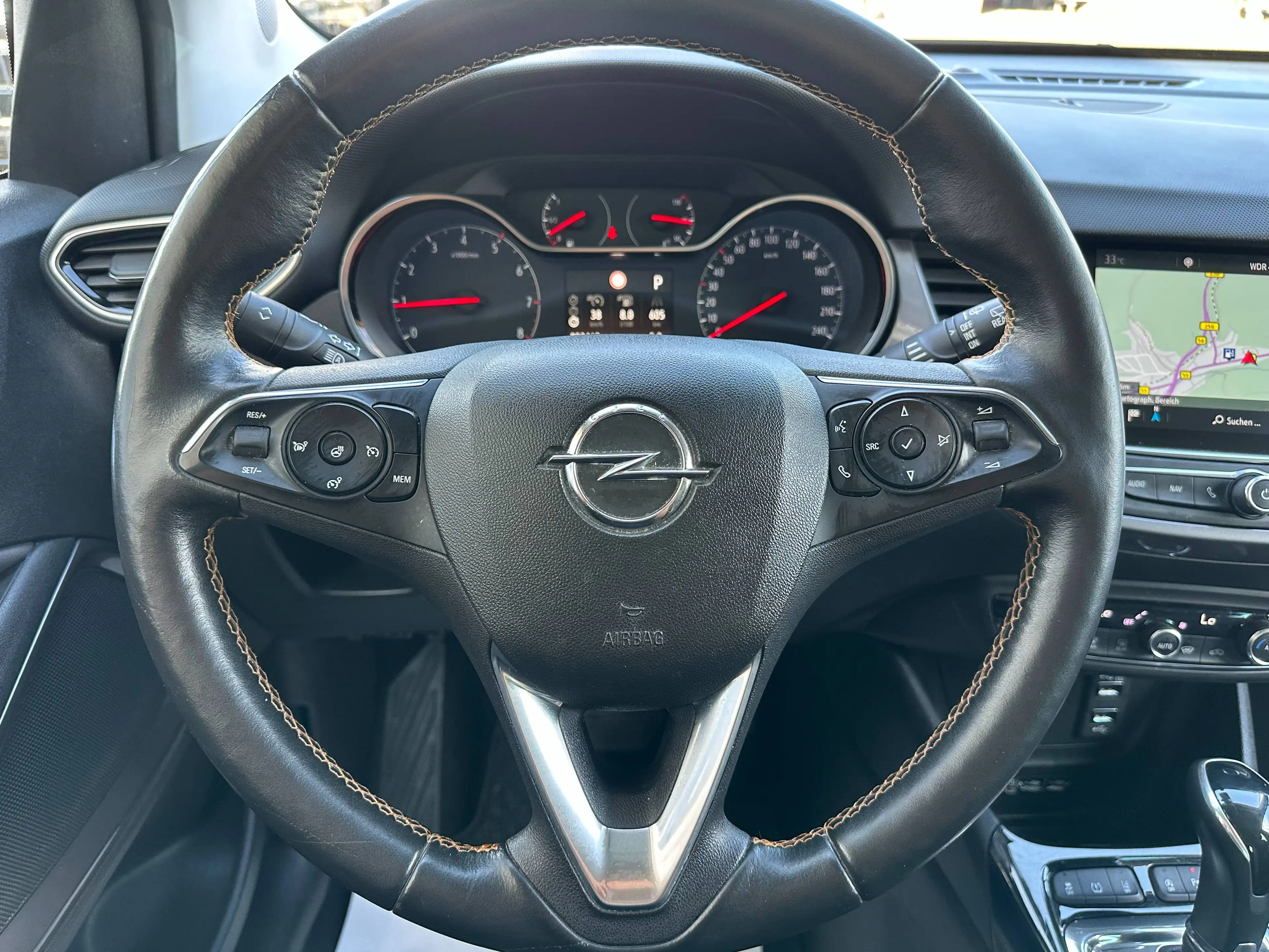 Opel Crossland X 1.2 St&St Ultimate Aut+NAVI+HEAD-UP+LED+KLIMATRONIK+PDC+SHZ+TEMPOMAT — photo 13