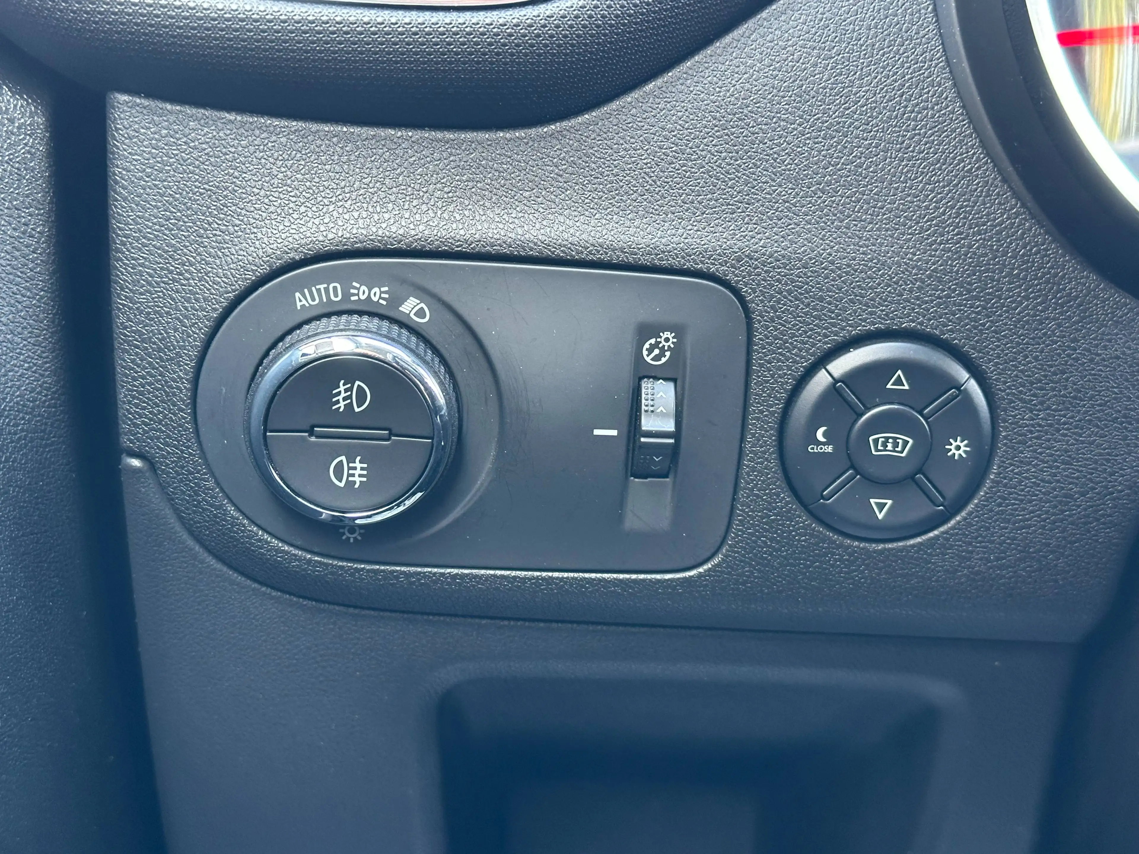 Opel Crossland X 1.2 St&St Ultimate Aut+NAVI+HEAD-UP+LED+KLIMATRONIK+PDC+SHZ+TEMPOMAT — photo 14
