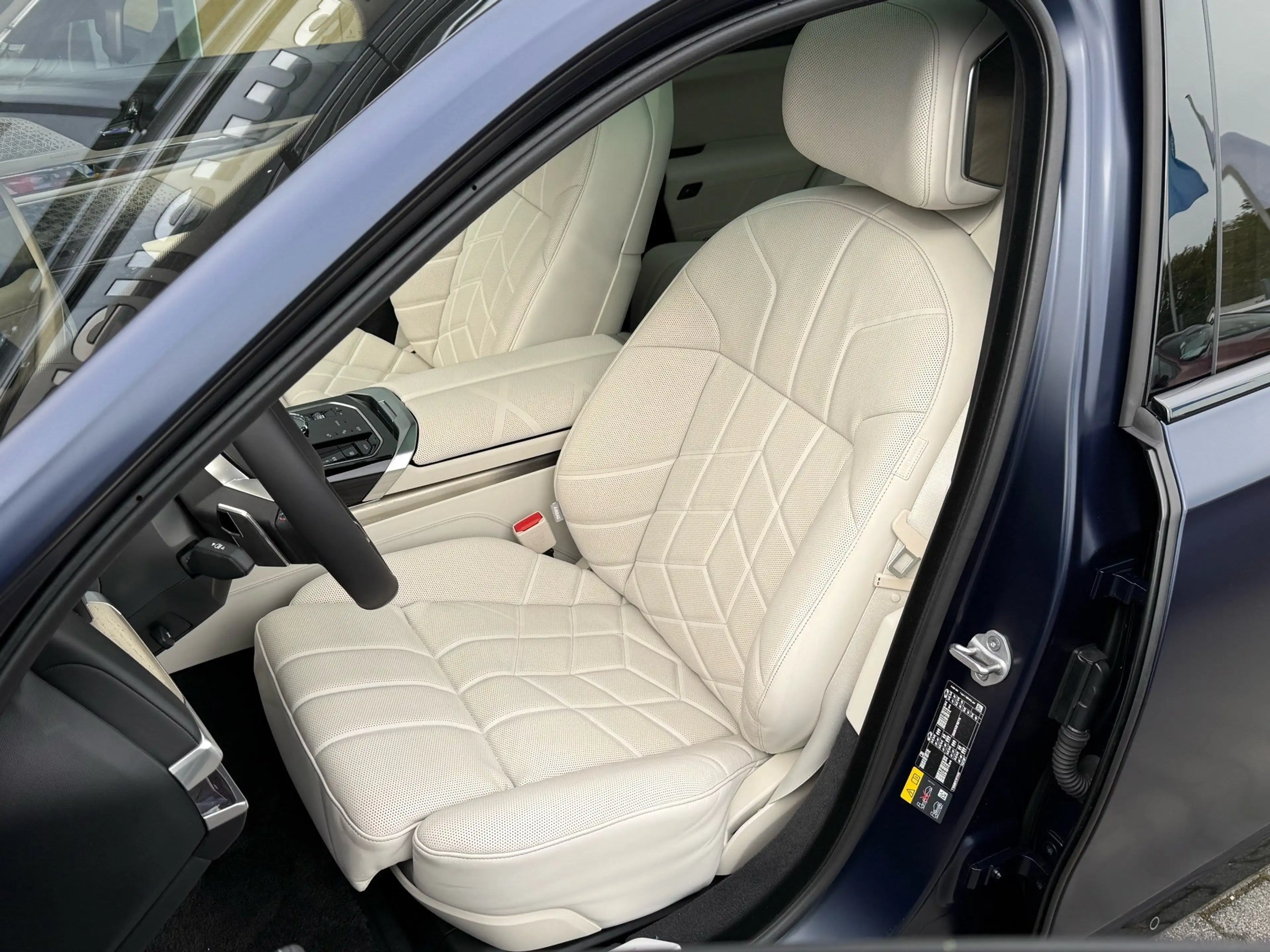 BMW i7 M70 xDrive M Performance Paket Ex.LoungeSeat. — photo 10