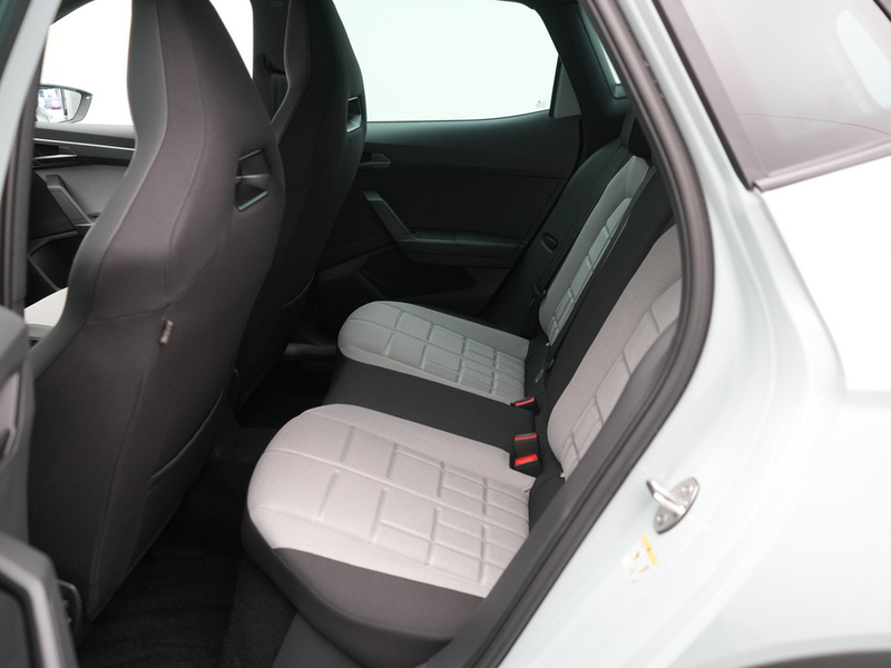 SEAT Arona FR Black Edition NAVI KIMA ACC PDC — photo 13