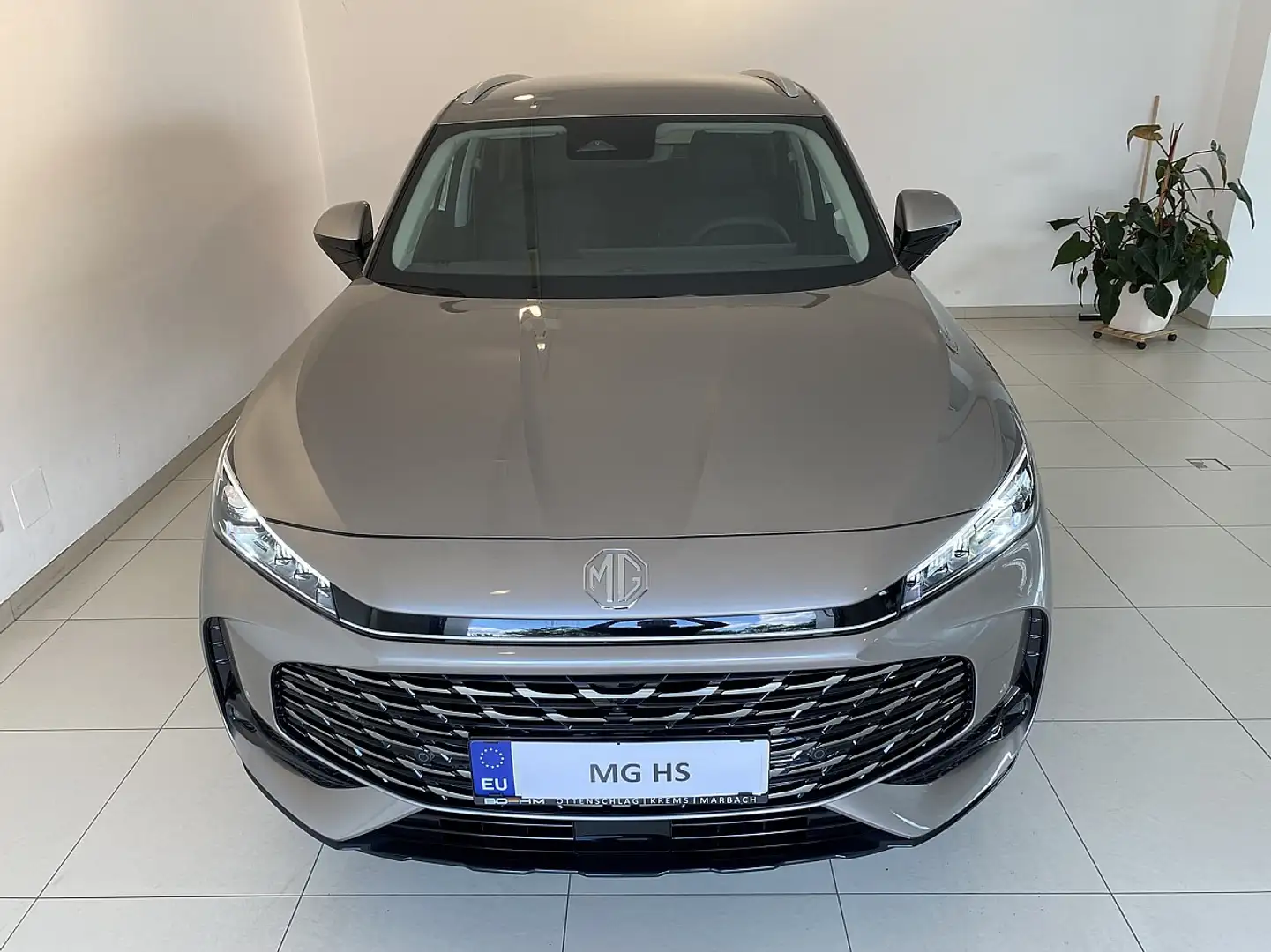 MG HS Hybrid+ Luxury 1,8Wh Aut. Silber - 2