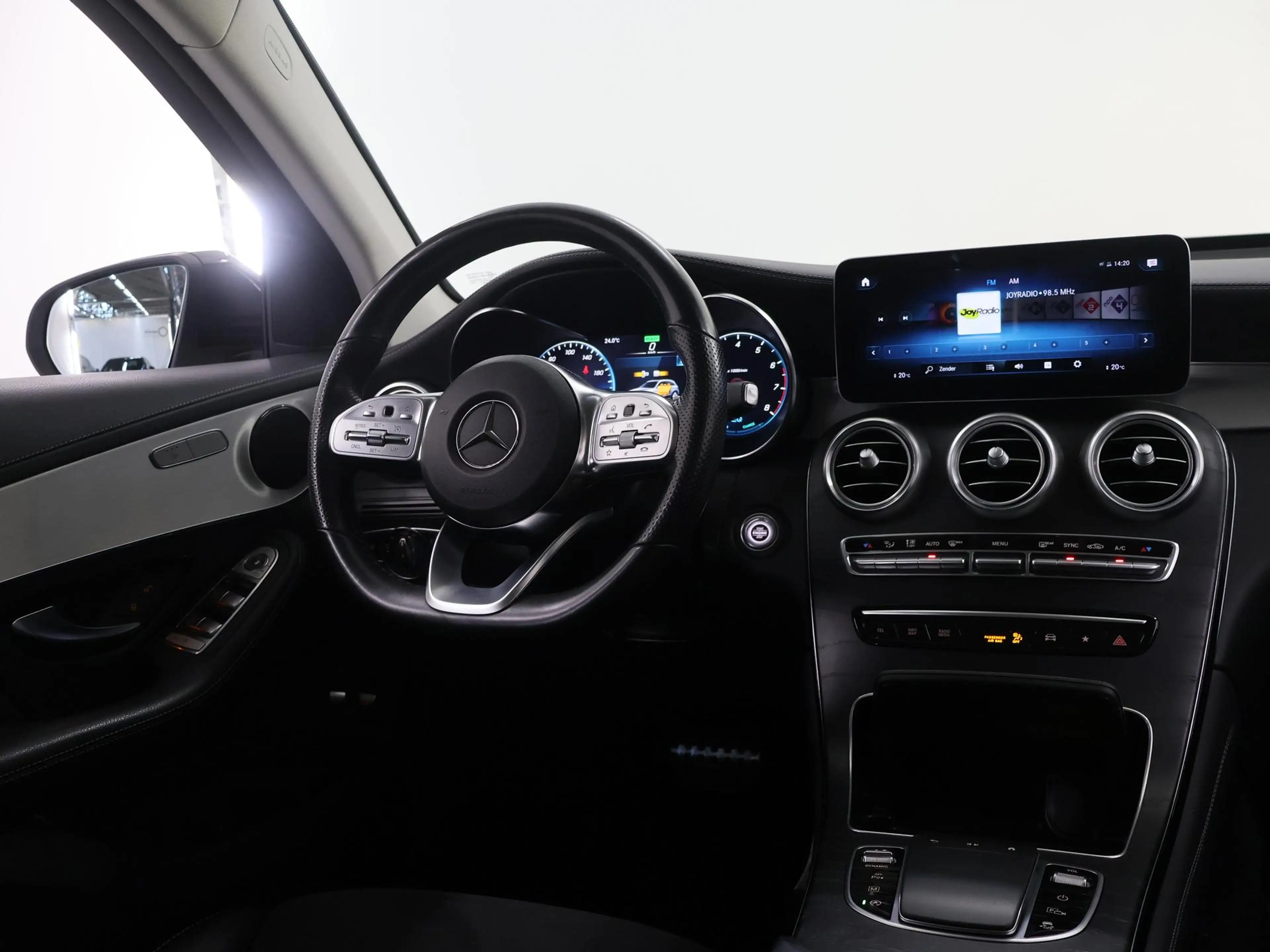 Mercedes-Benz GLC 200 Advantage | Trekhaak | Panoramadak | Night | Achte — photo 9