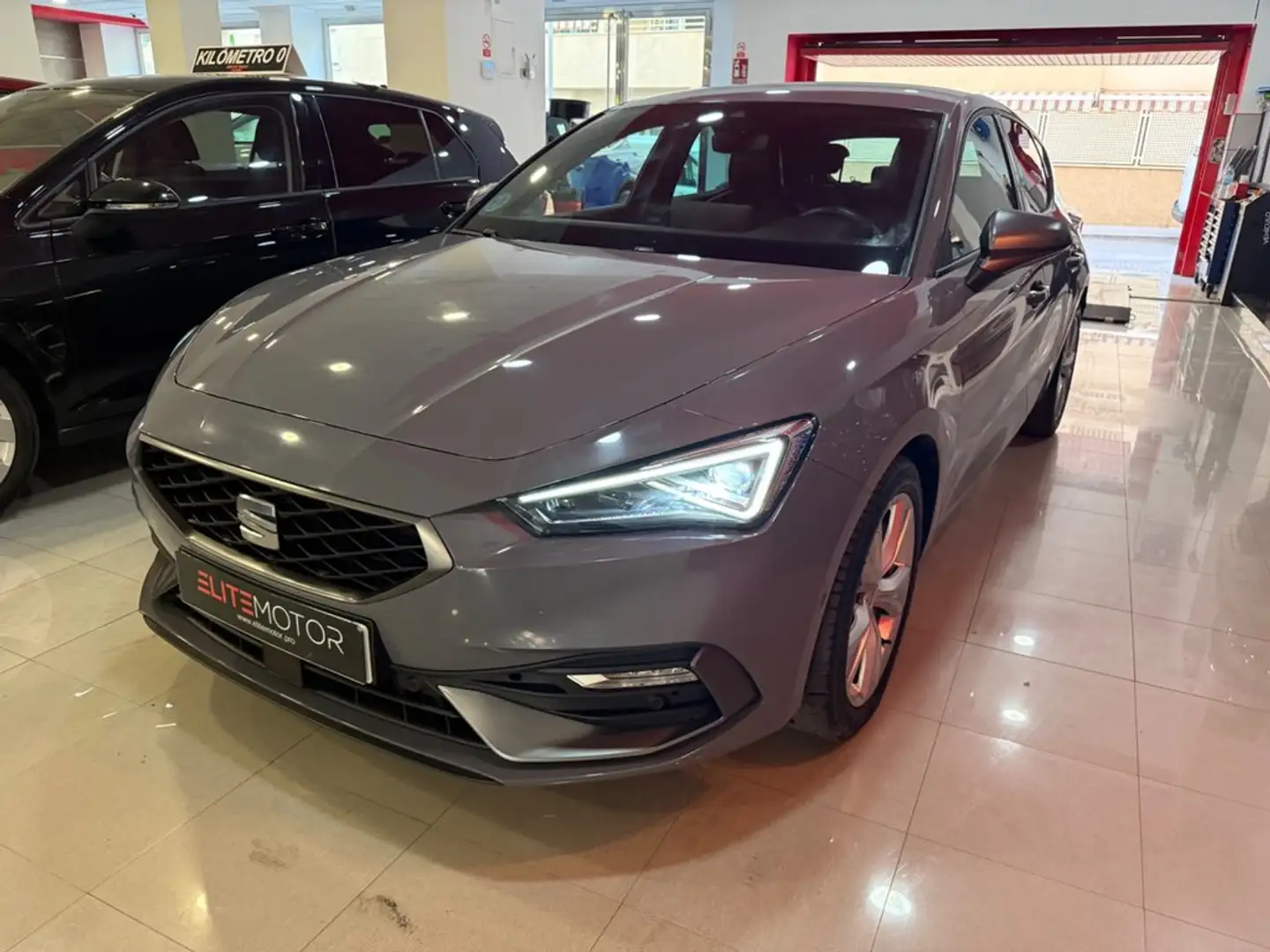 SEAT Leon · Nuevo FR 25 Aniversario 1.5 TSI 85kW S&S FR 25 Gris - 1