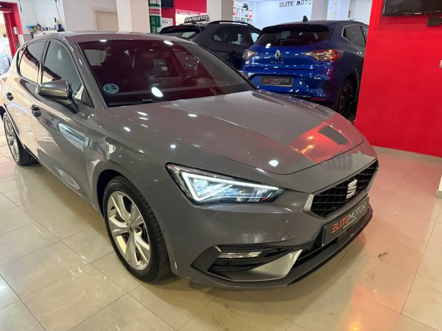 SEAT Leon · Nuevo FR 25 Aniversario 1.5 TSI 85kW S&S FR 25 Gris - 2
