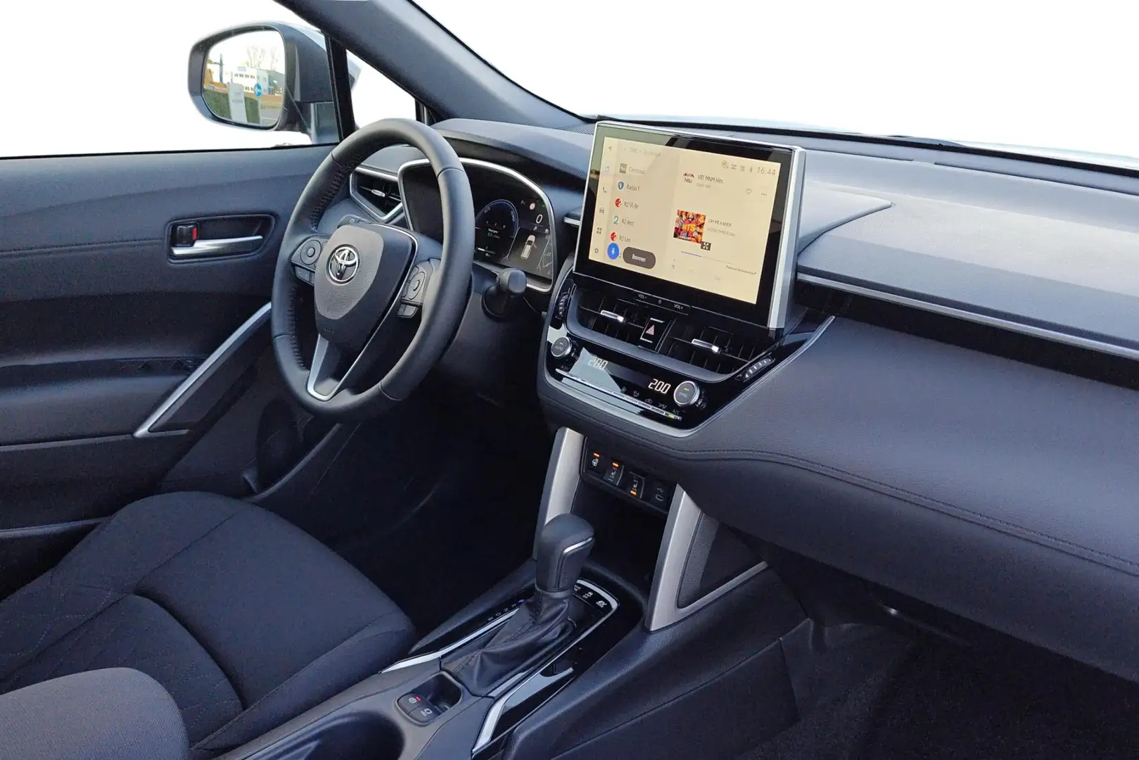 Toyota Corolla Cross 1.8 Hybrid Style + Comfort Pack - incl 2 jaar KARE Серебристый - 2