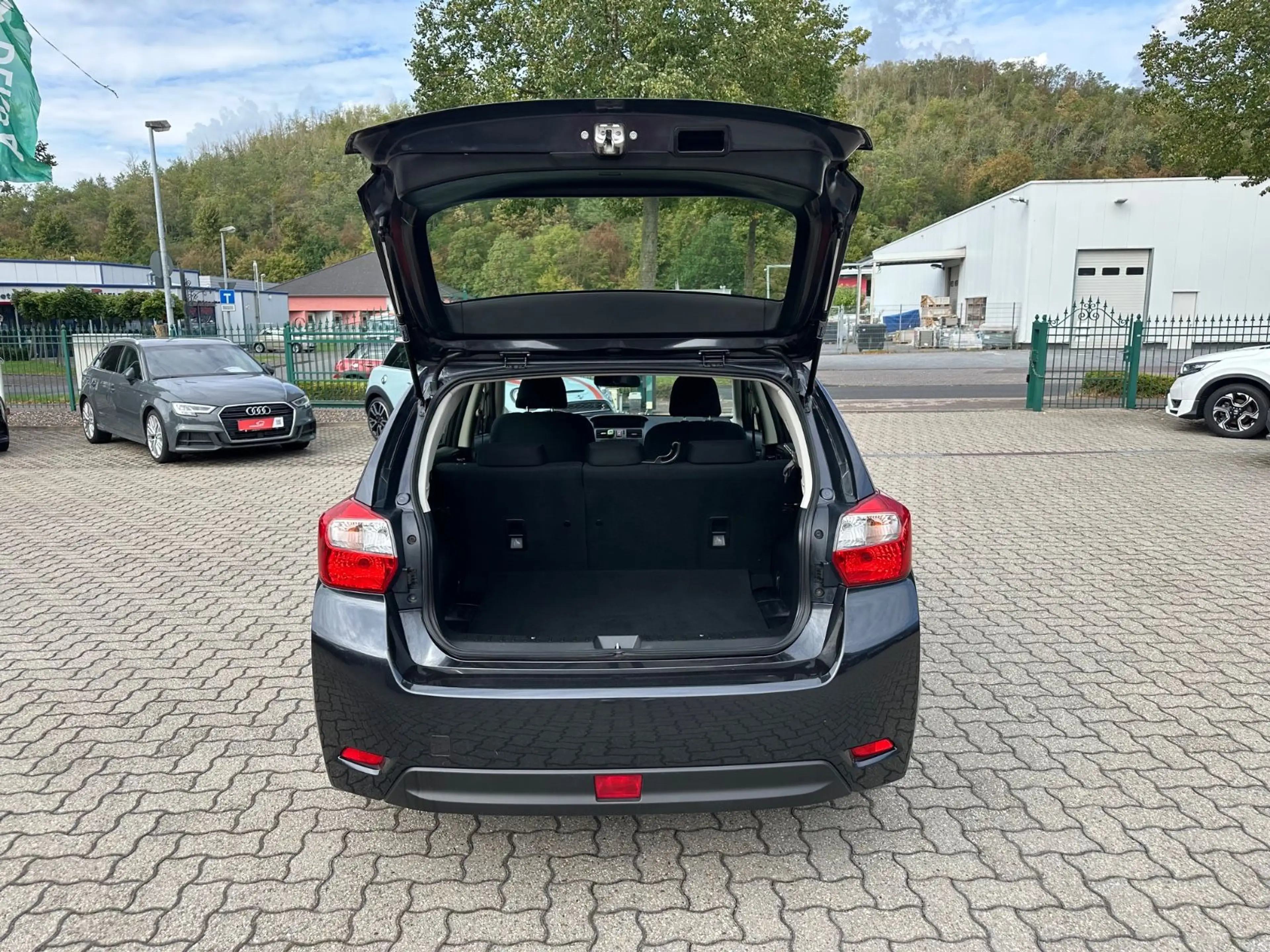 Subaru Impreza AUTOMATIK 4x4 1.Hand KLIMA Scheckheft — photo 8
