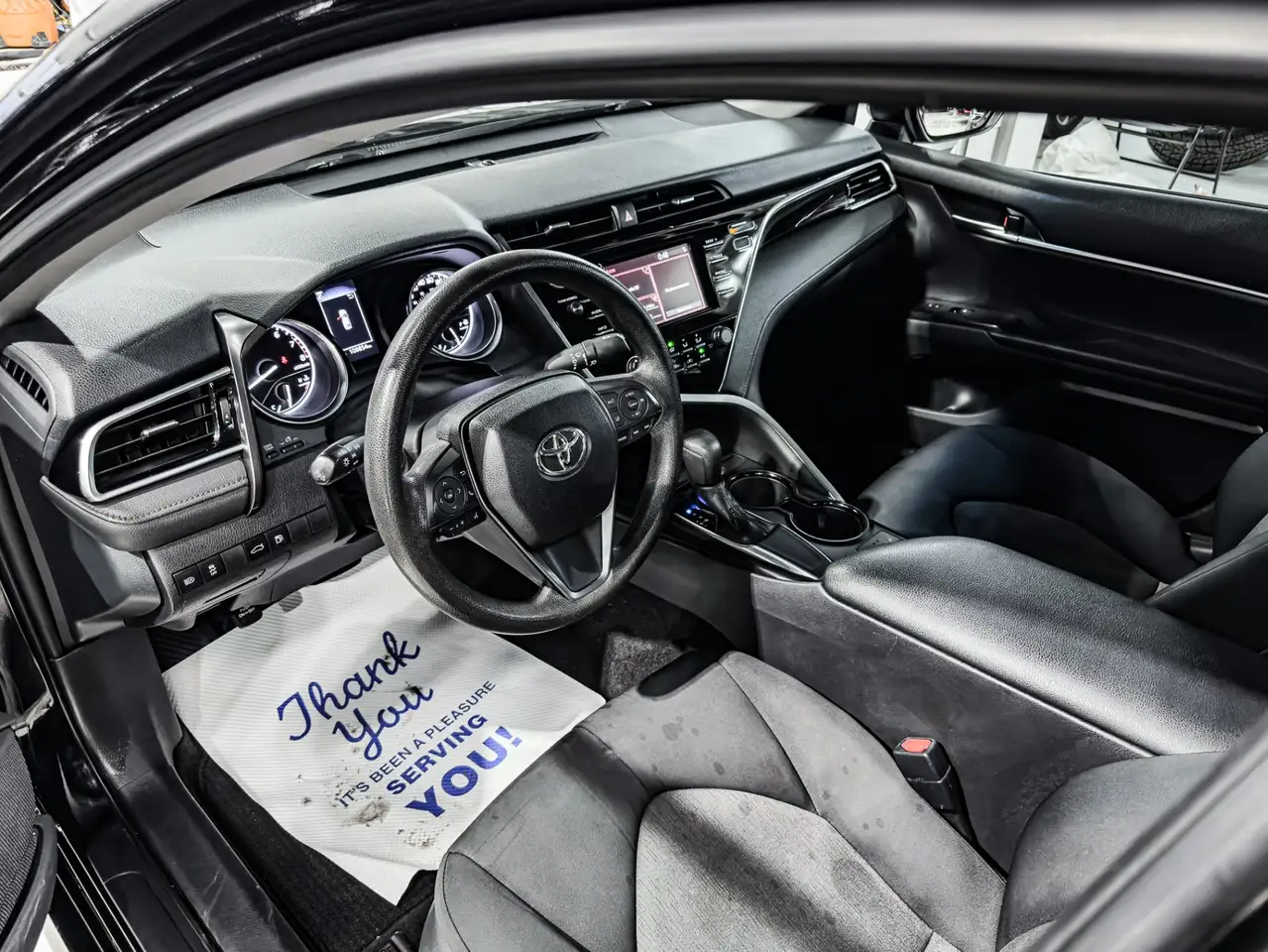 Toyota Camry снимка Toyota Camry